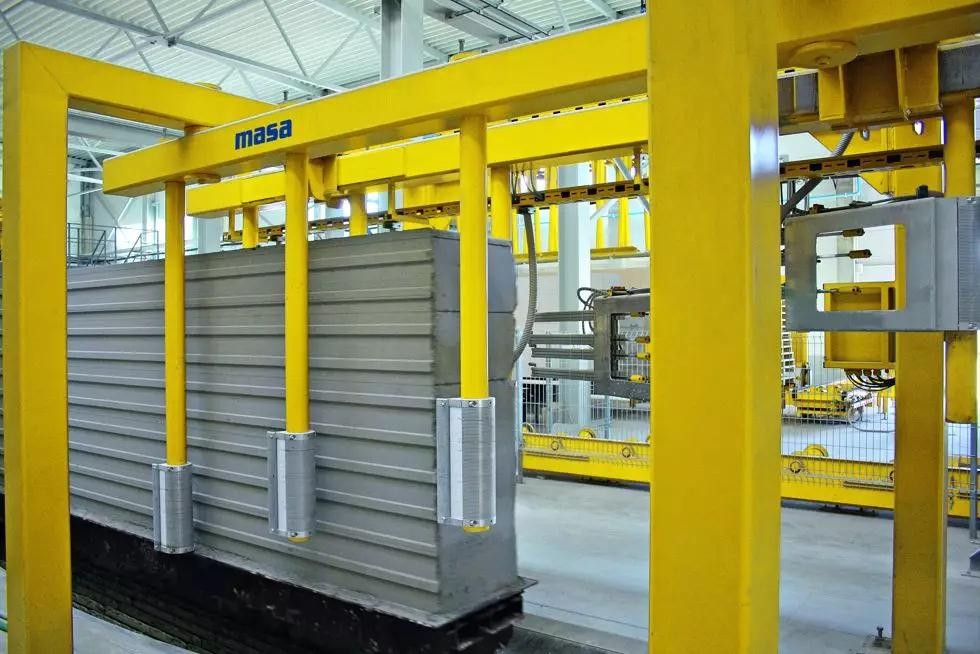 1635319962495900.jpg 用瑪莎設(shè)備生產(chǎn)的板材一定不會差2.jpg